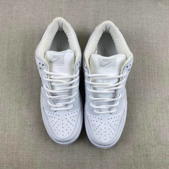 2002 Nike SB Dunk Low Pro B “Neutral Grey Patent Leather” - Picture 2 of 4